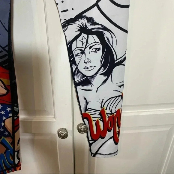 SOLD SuperFresh Wonder Leggings Women’s M Color and Black &White Cartoon Graphic - Picture 9 of 11